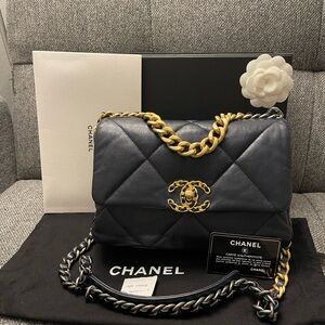 ❌SOLD❌Chanel 19 Small Goatskin Midnight Blue Full Set